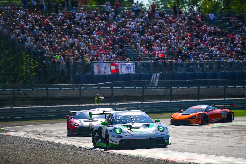 Teamet kæmpede mod bl.a. Ferrari- og McLaren-racere på Monza.
(Foto: Fotospeedy)